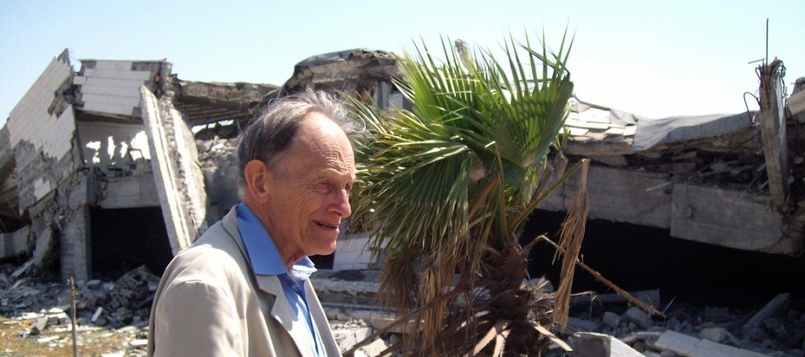 Dr Denis Rutovitz in Gaza 2009